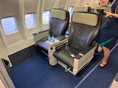 westjet 737-700 premium